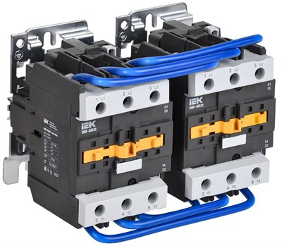 Контактор КМИ-49532 реверс 95А 230В/АС3 2NO;2NC IEK KKM43-095-230-22-1 - фото 242416